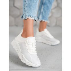 KLASYCZNE OBUWIE SPORTOWE. Buty sportowe damskie KYLIE, bez wzorów, klasyczne. Za 120,90 zł.