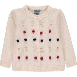 Sweter rozpinany w kolorze kremowym. Białe swetry niemowlęce Kanz, z aplikacjami. W wyprzedaży za 45,95 zł.