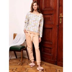 Pastelowa piżama z motywem słoników L'AF. Żółte piżamy damskie L'AF sleep wear - piżamy, s, z aplikacjami, z elastanu, z długim rękawem. W wyprzedaży za 199,00 zł.