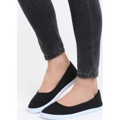 Czarno-Białe Balerinki Got Me Rocking. Czarne baleriny damskie marki Born2be, bez wzorów, bez obcasa, na płaskiej podeszwie. Za 39,99 zł.