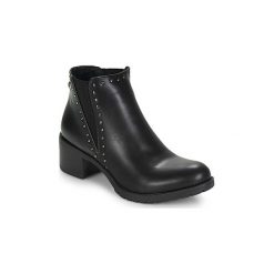 Botki LPB Shoes LAURA. Czarne botki damskie marki LPB Shoes, bez obcasa, bez zapięcia. Za 207,20 zł.