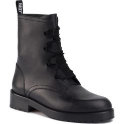Trapery RED VALENTINO - TQ2S0D52MTF Nero 0NO. Czarne trapery damskie Red Valentino, ze skóry, klasyczne, bez obcasa, bez zapięcia. Za 2129,00 zł.