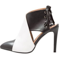 Szpilki: Lavish Alice WRAP AROUND STILETTO WITH LACE UP BACK Szpilki black/white