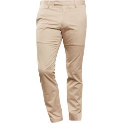 Spodnie męskie: Polo Ralph Lauren FLAT PANT Spodnie materiałowe classic khaki