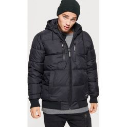 Pikowana kurtka na zimę - Czarny. Czarne bez kategorii marki Cropp, na zimę, s. Za 249,99 zł.