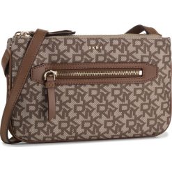 Torebka DKNY - Casey Dbl Pouch Cbod R93EFD77 Chino Logo Vic CVU. Pomarańczowe listonoszki damskie DKNY, bez wzorów, ze skóry ekologicznej, bez dodatków. Za 379,00 zł.