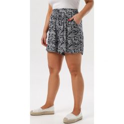 Granatowo-Białe Szorty Kylise. Niebieskie szorty damskie Born2be, xl, bez wzorów. W wyprzedaży za 29,99 zł.