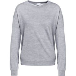 Filippa K Sweter light grey melange. Szare bluzy damskie marki Filippa K, l, bez wzorów, z wełny, bez rękawów, bez kaptura. Za 649,00 zł.