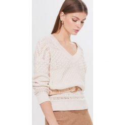Ażurowy sweter oversize Eco Aware - Kremowy. Białe swetry damskie Mohito, s, bez wzorów, bez rękawów, bez kaptura. Za 139,99 zł.