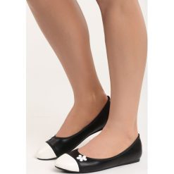 Czarne Balerinki White Daisy. Czarne baleriny damskie Born2be, bez wzorów, ze skóry, bez obcasa, na płaskiej podeszwie. Za 29,99 zł.