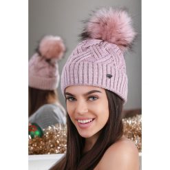 Czapka SELIA PINK. Różowe szaliki damskie Czapka SELIA PINK, bez wzorów. W wyprzedaży za 29,00 zł.