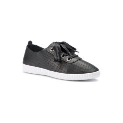 NYLON RED WS5788A-01. Czarne trampki i tenisówki damskie Nylon Red, bez wzorów, ze skóry ekologicznej, bez zapięcia. Za 49,99 zł.