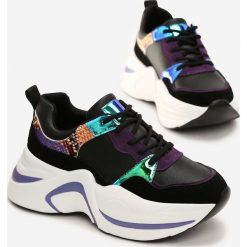 Czarne Sneakersy Emerson. Czarne buty sportowe damskie Renee, bez wzorów, ze skóry, sportowe. Za 139,99 zł.