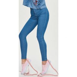 Jeansy high waist - Niebieski. Niebieskie spodnie damskie z wysokim stanem Sinsay, z podwyższonym stanem. Za 49,99 zł.