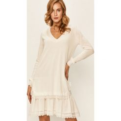 Twinset - Sukienka. Białe sukienki damskie Twinset, na co dzień, s, bez wzorów, z poliesteru, casualowe, bez kołnierzyka, z długim rękawem, długie, mini, proste. W wyprzedaży za 449,90 zł.