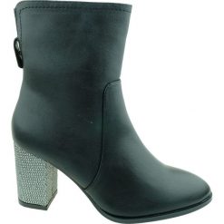 Botki damskie Sergio Leone BT524,Kolor czarny. Czarne botki damskie Sergio Leone, na zimę, bez obcasa, bez zapięcia. Za 130,00 zł.