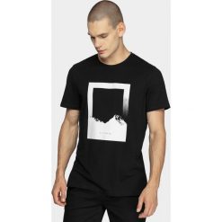 T-shirt męski TSM609 - głęboka czerń - Outhorn. Pomarańczowe koszulki męskie Outhorn, m, bez wzorów, bez kołnierzyka, bez rękawów. Za 39,99 zł.