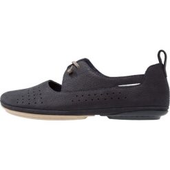 Camper RIGHT NINA Sznurowane obuwie sportowe dark blue. Niebieskie buty sportowe damskie marki Camper, bez wzorów, ze skóry, sportowe. W wyprzedaży za 342,30 zł.