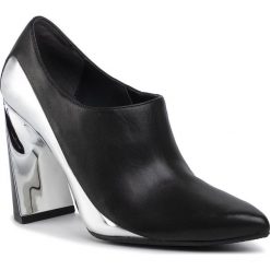 Półbuty UNITED NUDE - Molten Flow Bootie Hi 104770116 Black. Czarne półbuty damskie United Nude, bez wzorów, ze skóry, bez obcasa, na obcasie, bez zapięcia. W wyprzedaży za 669,00 zł.