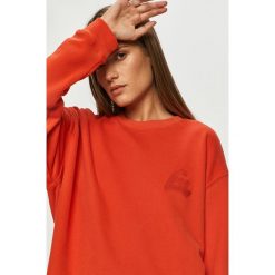 Lee - Bluza bawełniana. Czerwone bluzy damskie Lee, s, z aplikacjami, z bawełny, z długim rękawem, długie, bez kaptura. Za 259,90 zł.