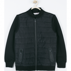 Bluza. Czarne bluzy chłopięce rozpinane TRAVELLER, z długim rękawem, długie. Za 119,90 zł.