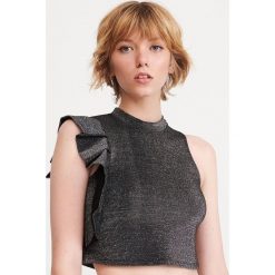 Top z falbaną - Czarny. Czarne topy damskie Reserved, s, bez wzorów, bez kołnierzyka. Za 59,99 zł.