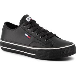 Trampki TOMMY JEANS - Leather City Snaker EM0EM00394 Black BDS. Czarne półbuty męskie Tommy Jeans, na co dzień, bez wzorów, z jeansu, klasyczne, bez zapięcia. W wyprzedaży za 319,00 zł.