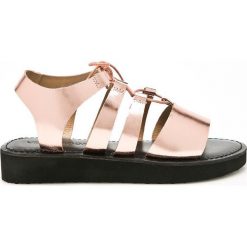 Vero Moda - Sandały. Żółte klapki damskie Vero Moda, bez wzorów, ze skóry, bez obcasa. W wyprzedaży za 99,90 zł.