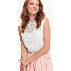 T-shirty damskie: T-SHIRT DAMSKI Z KORONKOWĄ APLIKACJĄ