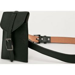 Answear - Nerka. Czarne nerki damskie ANSWEAR, w paski, ze skóry ekologicznej, casualowe, małe, bez dodatków. W wyprzedaży za 29,90 zł.