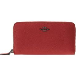 Portfele damskie: Coach ACCORDION ZIP Portfel dark/washed red