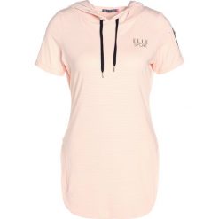 Elle Sport Tshirt z nadrukiem proseco. Czerwone topy sportowe damskie marki Elle Sport, xs, z nadrukiem, z elastanu. W wyprzedaży za 161,85 zł.