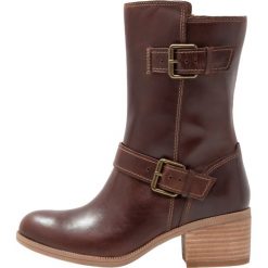 Buty zimowe damskie: Clarks MAY PEARL OASIS Kozaki dark tan