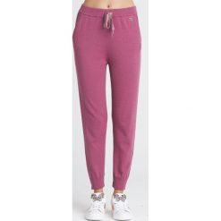 SPODNIE TWINSET U&B. Różowe spodnie damskie Twinset U&B, s, z dzianiny. Za 353,40 zł.