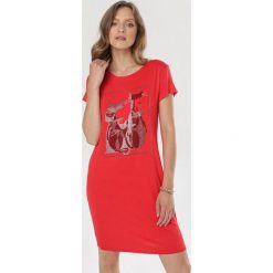 Czerwona Sukienka Merileh. Czerwone sukienki damskie Born2be, na lato, xl, bez wzorów, bez kołnierzyka, bez rękawów. W wyprzedaży za 39,99 zł.