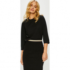 Jacqueline de Yong - Bluzka. Czarne bluzki z odkrytymi ramionami Jacqueline de Yong, l, z dzianiny, casualowe, z okrągłym kołnierzem. Za 59,90 zł.