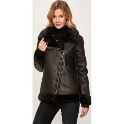 Dkny - Kurtka. Czarne kurtki damskie DKNY, s, bez wzorów, z poliesteru, krótkie. W wyprzedaży za 999,90 zł.