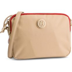 Torebka TOMMY HILFIGER - Poppy Crossover AW0AW06420 271. Brązowe listonoszki damskie TOMMY HILFIGER, bez wzorów, z materiału, bez dodatków. W wyprzedaży za 179,00 zł.