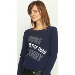 Granatowa Bluzka Better Still. Czarne bluzki longsleeves Born2be, l, z aplikacjami, z okrągłym kołnierzem. Za 34,99 zł.