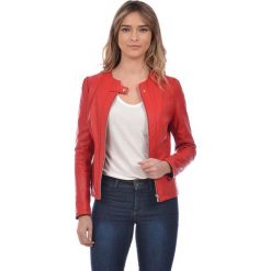 Skórzana kurtka w kolorze czerwonym. Czerwone kurtki damskie Kurtki skórzane, l, bez wzorów, klasyczne. W wyprzedaży za 679,95 zł.