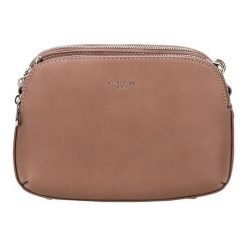 David Jones Damska Torebka Crossbody Dark Pink 5824-2. Różowe torebki klasyczne damskie marki David Jones, bez wzorów, bez dodatków. W wyprzedaży za 87,00 zł.