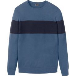 Sweter z kontrastowymi paskami bonprix niebieski. Niebieskie swetry męskie bonprix, m, w paski, z okrągłym kołnierzem, bez kaptura. Za 49,99 zł.
