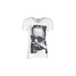 T-shirty z krótkim rękawem Eleven Paris KAMY M MEN. Białe t-shirty męskie Eleven Paris, s, bez wzorów, bez kołnierzyka, krótkie. W wyprzedaży za 151,20 zł.