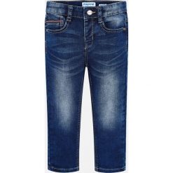 Mayoral - Jeansy dziecięce 92-134 cm. Szare spodnie chłopięce Mayoral, z aplikacjami, z elastanu. W wyprzedaży za 69,90 zł.