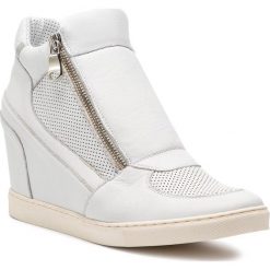 Sneakersy GINO ROSSI - Taniko DTH883-Z54-0355-1183-0 00/09. Białe półbuty damskie Gino Rossi, na co dzień, bez wzorów, ze skóry, bez obcasa, na koturnie, bez zapięcia. W wyprzedaży za 299,00 zł.