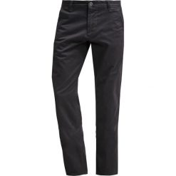 Chinosy męskie: DOCKERS ALPHA Spodnie materiałowe black core