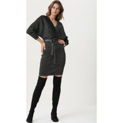 Czarno-Srebrna Sukienka Lovedale. Czarne sukienki damskie Born2be, na zimę, s, w paski, z dzianiny, długie, mini, dopasowane. Za 199,99 zł.