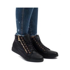 Czarne sznurowane botki R43L-1. Czarne botki damskie ButyModne, z tkaniny, eleganckie, na wysokim obcasie, na sznurówki. Za 79,00 zł.