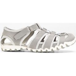 Sandały bonprix jasnoszary. Szare sandały damskie bonprix, bez wzorów, sportowe, bez obcasa, na sznurówki. Za 74,99 zł.