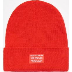 Czapka z naszywką - Czerwony. Czerwone czapki męskie Cropp, z aplikacjami. Za 29,99 zł.